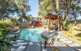Unique Studio W Pool Spa & Gardens Near Downtown